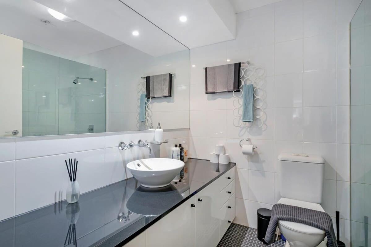 A Comfy & Modern Near Darling Harbour