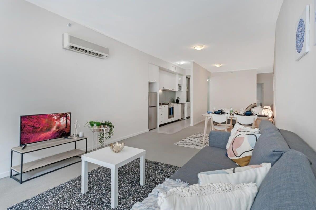 A Comfy & Modern Near Darling Harbour