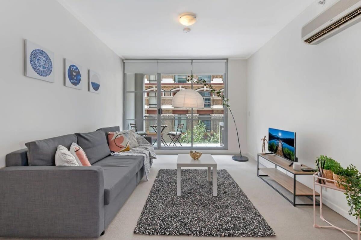 Apartment A Comfy & Modern Near Darling Harbour