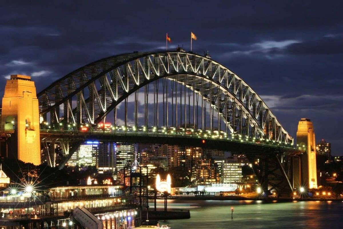 A Comfy & Modern Near Darling Harbour